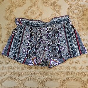 Elastic Patterned Festival Shorts